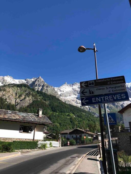 Appartamenti Vista Monte Bianco Courmayeur-Entreves Eksteriør bilde