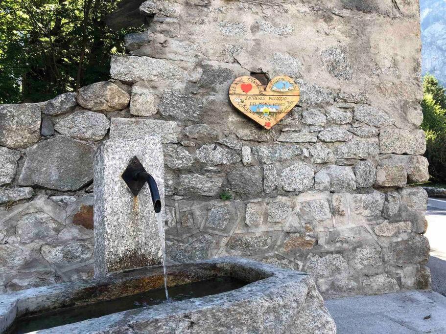 Appartamenti Vista Monte Bianco Courmayeur-Entreves Eksteriør bilde